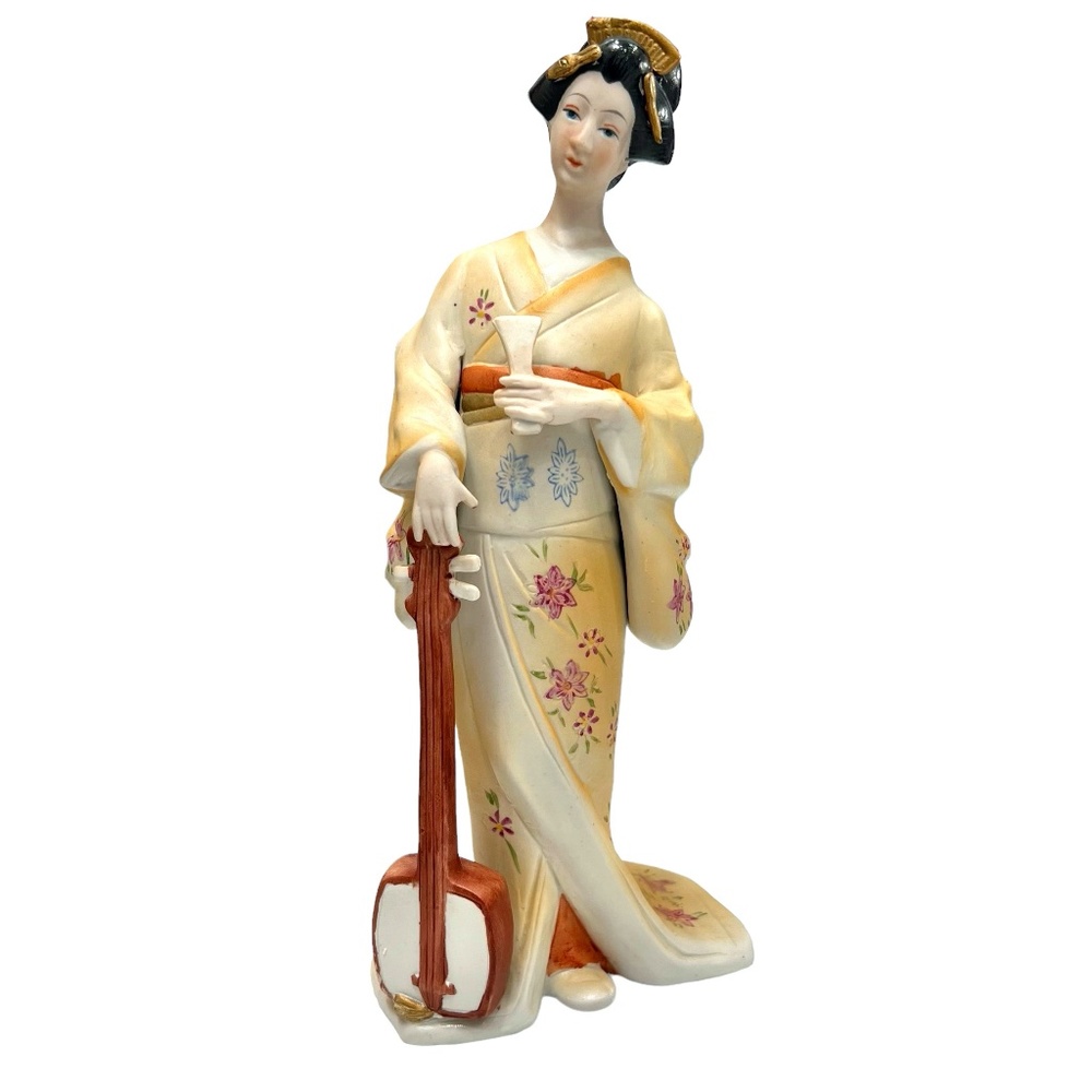 VINTAGE GEISHA IN FLORAL KIMONO HOLDING SHAMISEN CERAMIC FIGURINE